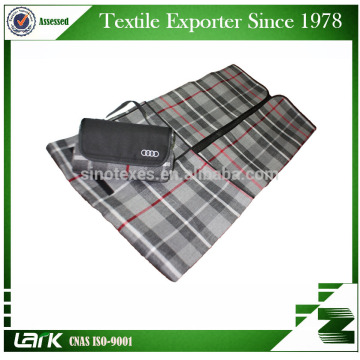 Waterproof traveling camping rug, portable picnic blanket