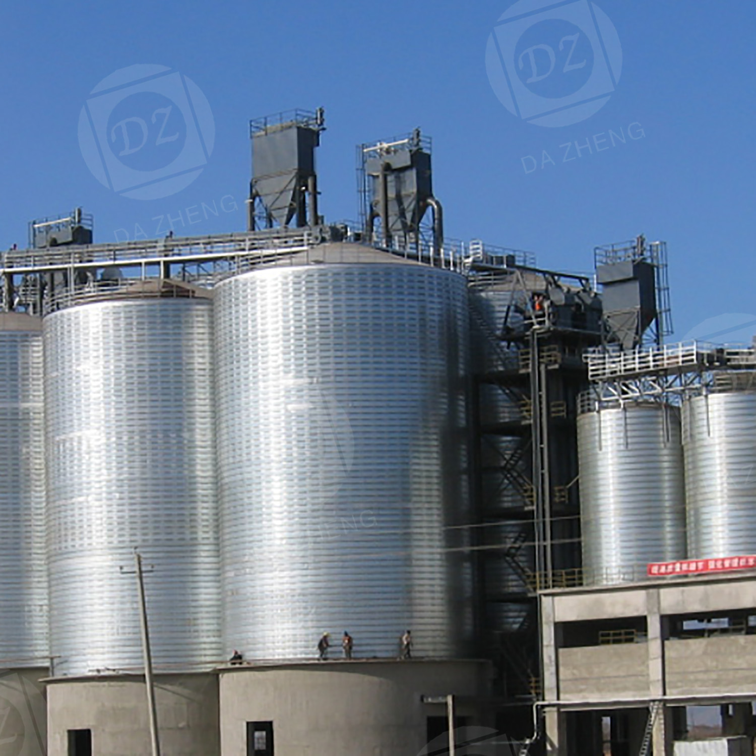 Galvanized steel silo for graphite storage