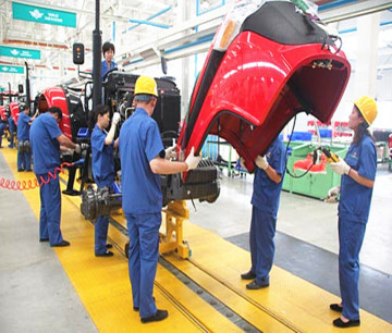 Farm Tractor Manufacturing Plant Assembly Line