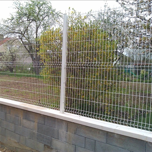 Забор из оцинкованной сварной проволоки с покрытием из ПВХ