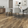 Piso laminado padrão europeu raspado à mão