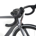 T8 Carbon Carbon Fiber Road Bike 22 سرعة قرص الزيت الفرامل المكابح كسر للرياح سباق الدراجة الفائقة الخفيفة ذات القوة العالية على الطريق