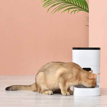 Private Label WiFi Smart Pet Feeder with Remote Control for Dogs and Cats