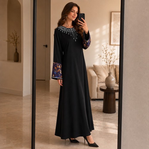 لباس ابای مشکی یقه گلدار ساتن