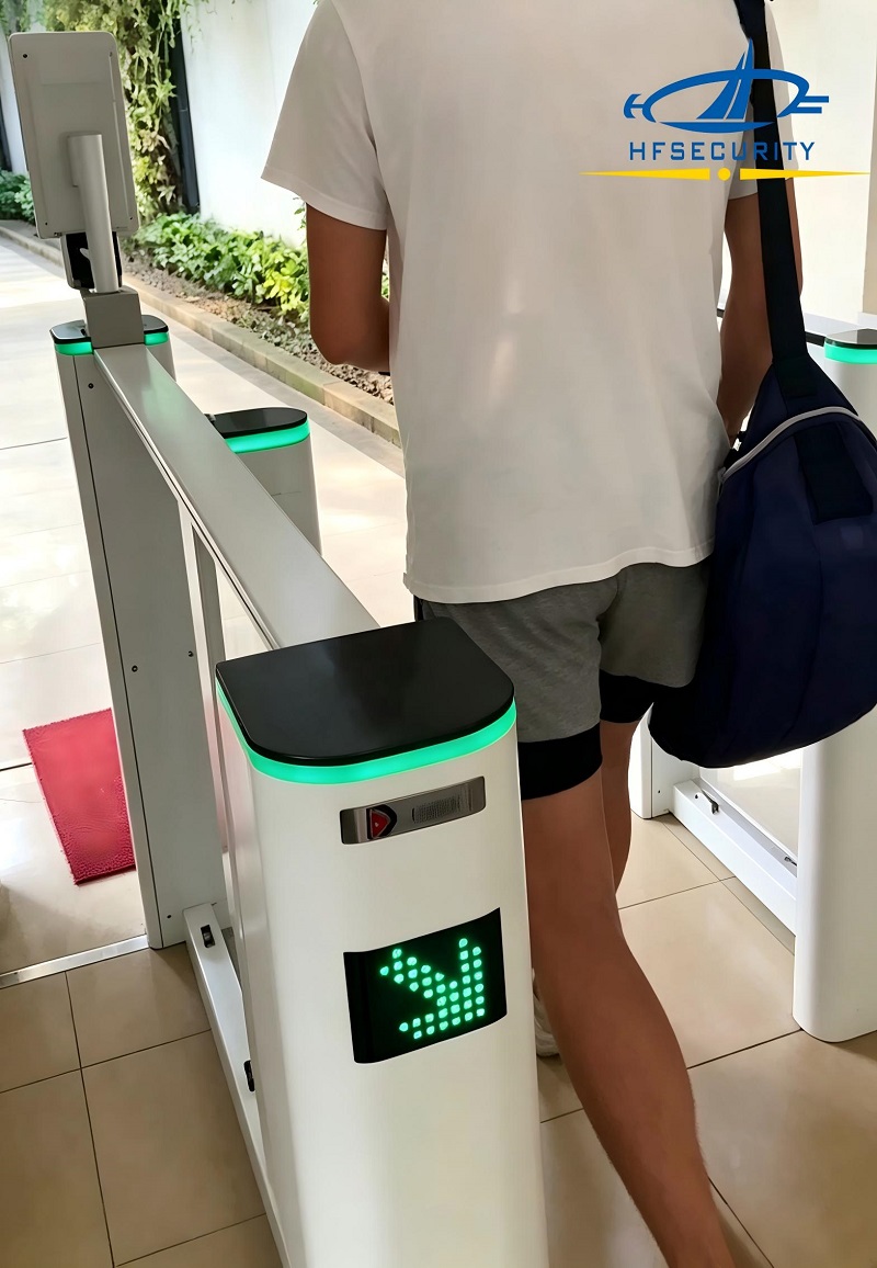 With a simple gesture of facial recognition and card swipe, HFSecurity's RA08 attendance and access control solution is implemented in an Indonesian clubhouse
