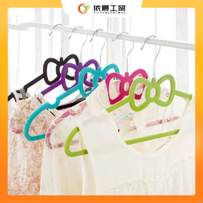 آویز بچه گانه پاپیونی بژ 28 سانتی متری