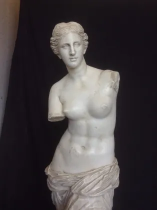 Famous greek famous venus de milo white marble statue