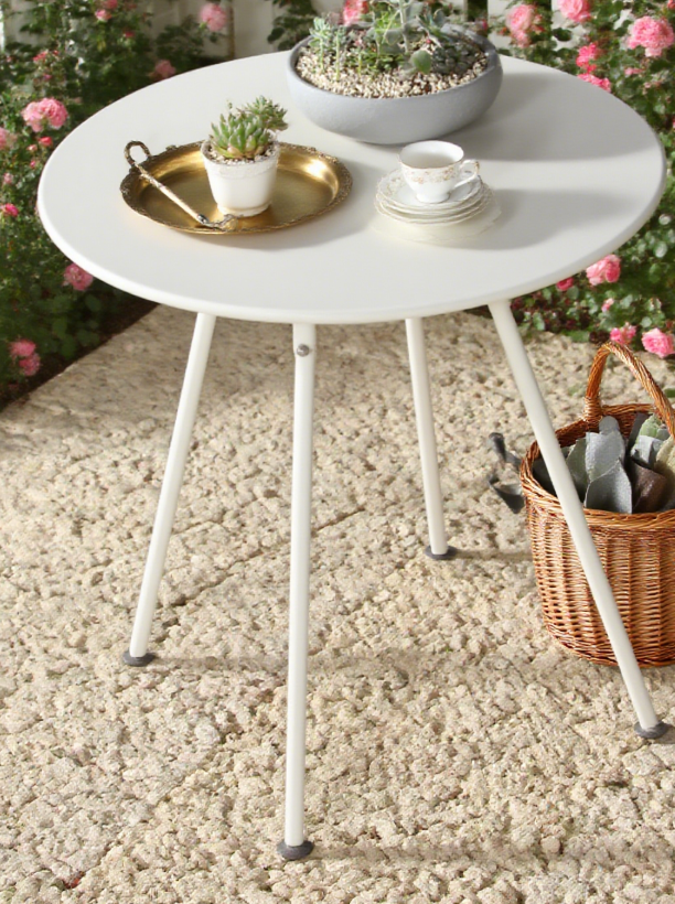 Durable iron round table