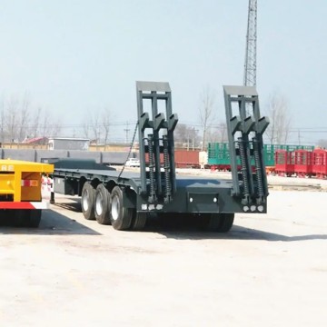 Trailer lowboy tugas berat