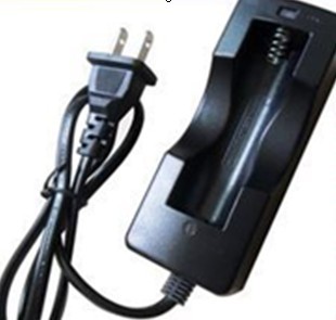 Single Dry Battery Charger 18650