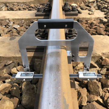 Digital Rail Wear Inspection Gauge with Battery Charge Equipment for Track Maintenance