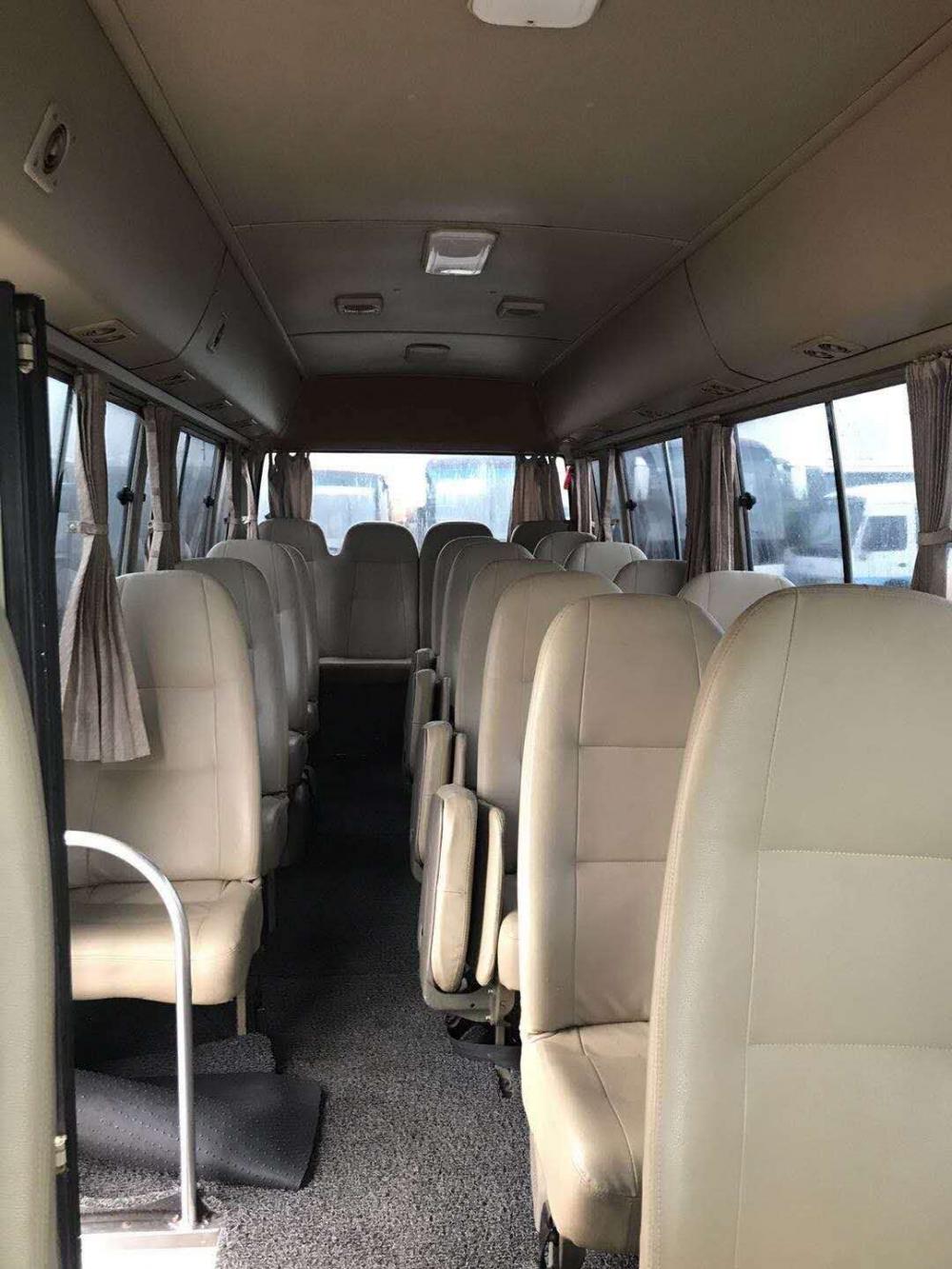 تستخدم TOYOTA COASTER MINI VAN