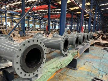 Reinforced polyethylene composite pipe for conveying tailings