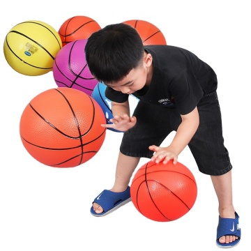 耐久性と楽しみ：幼児、子供、ティーンエイジャー向けのポンプと耐久性のあるPVCバスケットボールを備えたミニバスケットボールセット