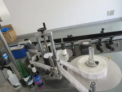 wine and beverage labeling machine