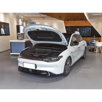 Aukšto našumo ilgo nuotolio prabangaus elektrinis sedanas „Leapmotor C01 2022“
