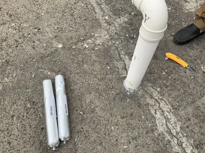 Exposed polyurethane sealants and caulking adhesives