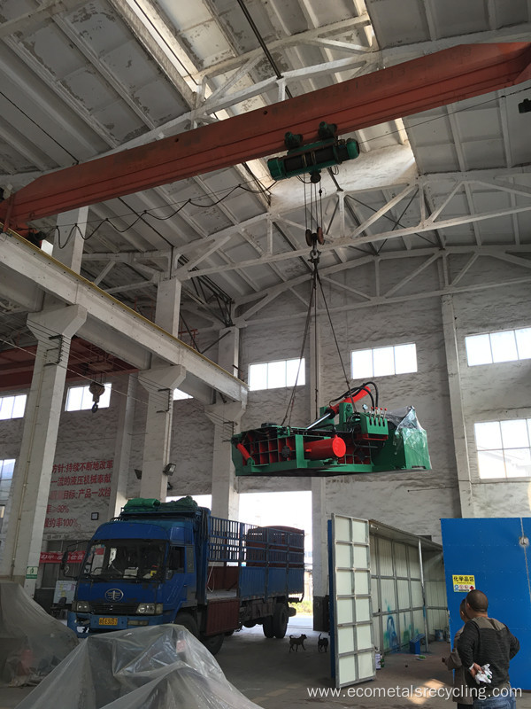 Hydraulic Waste Scrap Metal Chips Baler Machine