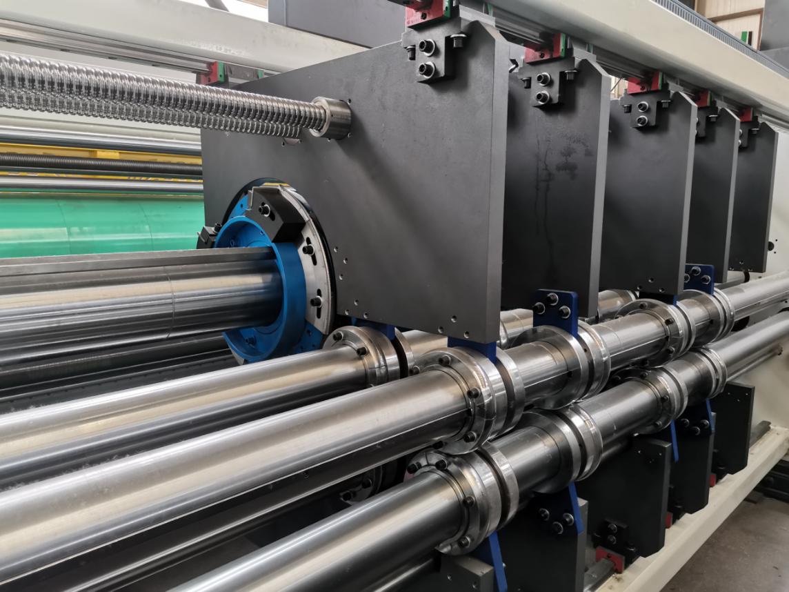 Chain Feeding Printing Slotting Die Cutting Machine
