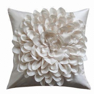 Decorative Silk Cushion, Various Colors are Available, Measuring 43 x 43cm