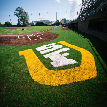 Campo de béisbol con hierba artificial de longitud personalizada