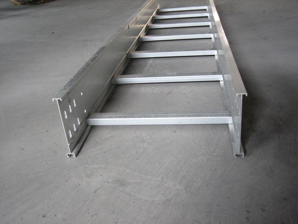 Aluminum alloy cable trays