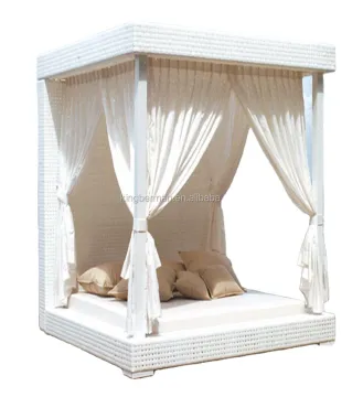 Outdoor Luxury Rattan Daybed with Curtain - PE Rattan Beach Sunbed