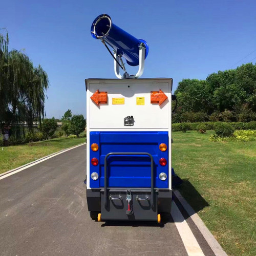 Электрический грузовик Ченг Ли с туманной пушкой