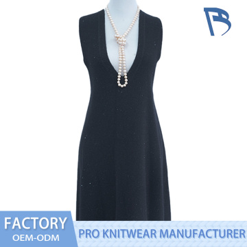 Černé pletené šaty bez rukávů s výstřihem do V