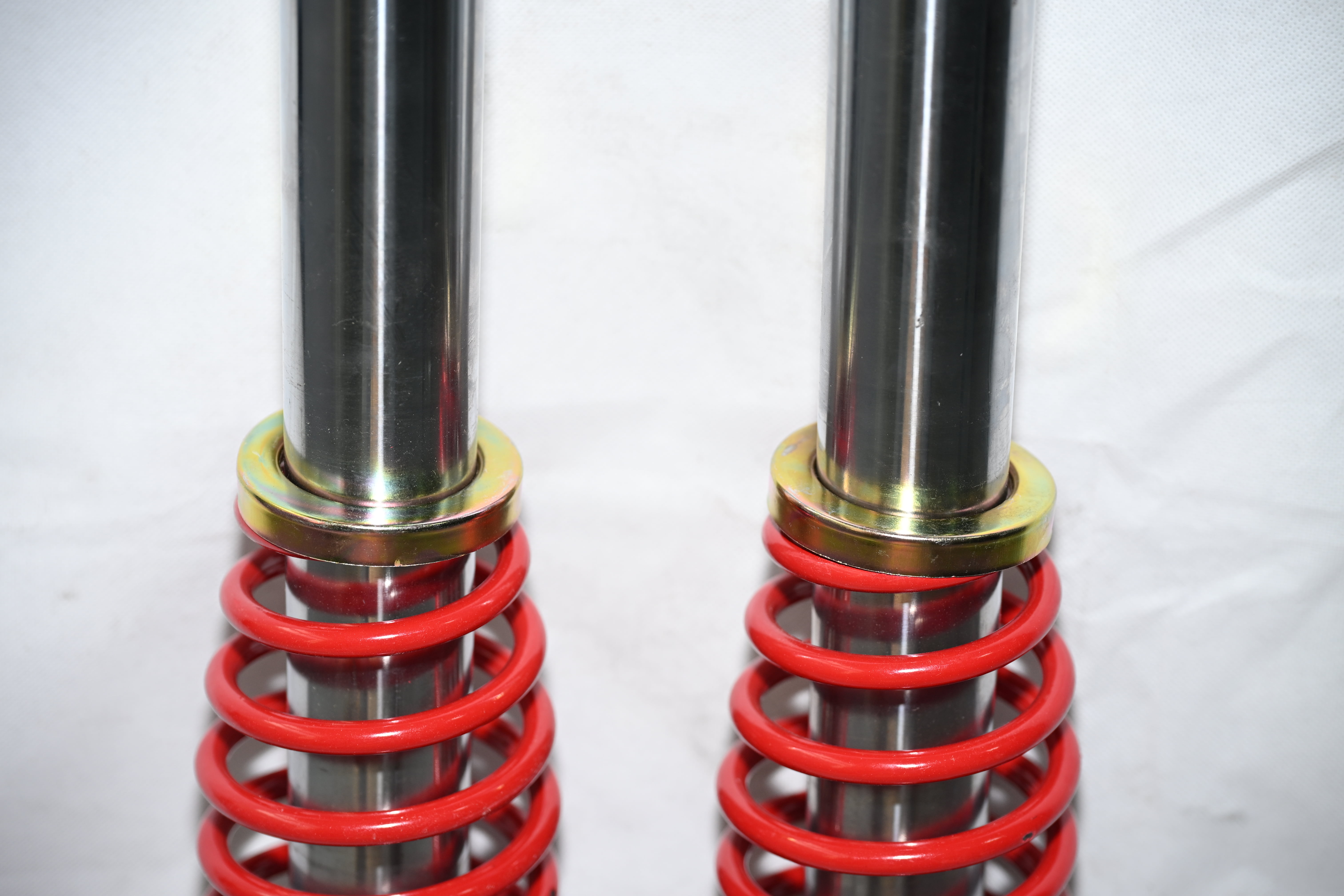 External spring shock absorber