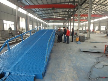 6000 loading capacity hydraulic mobile yard ramp