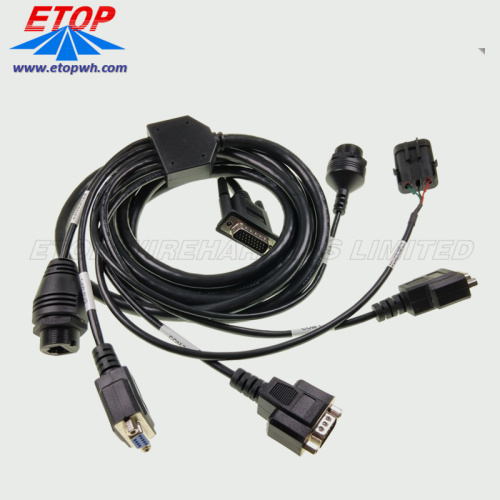 Conector RJ45 sobremoldado e chicote de fios D-sub moldado