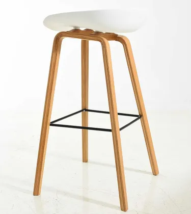 Modern design PP seat bar chair wooden leg