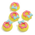 Ciambella di cartone animato con ciondoli in resina Bowknot Cabochon in resina flatback Kawaii per bambini Accessori per capelli o telefono Shell Fai da te