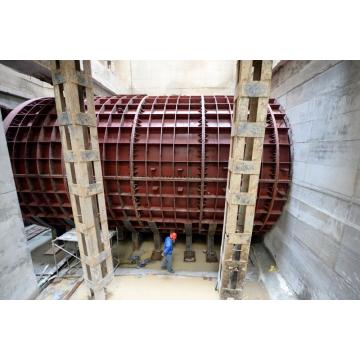 Estrutura do tubo de aço na construção do metrô