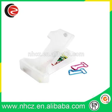 Figure 1 Shaped Paper Clips in 1 Shaped Plastic Box