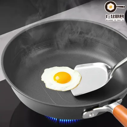 Etched frying pan, wok