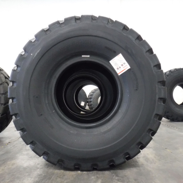 ब्रिजस्टोन 26.5R25 VSNT E4