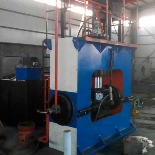 Straight stainless steel tee Machine