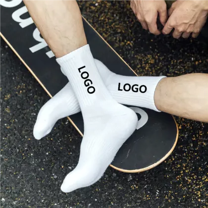 Wholesale China Socks Factory: Custom Logo Men's Crew Sports Socks and Unisex Personalized Sox for Hot Sales