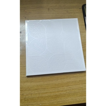 Akustische Gipsdecke mit Aluminiumfolie und PVC -Gesicht