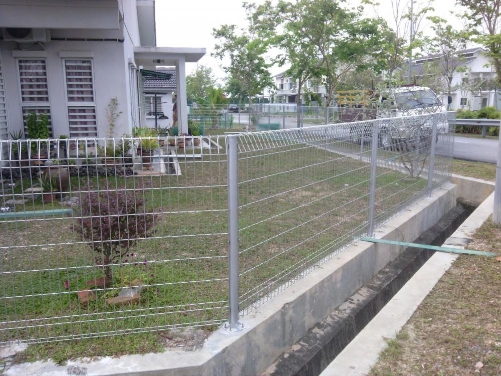 Welded Wire Mesh Fence Panels