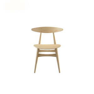 Hans Wegner แบบจำลองไม้เก้าอี้ CH33 รับประทานอาหาร