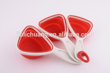 LFGB approved new design popular colorful foldable silicone measuring cup set