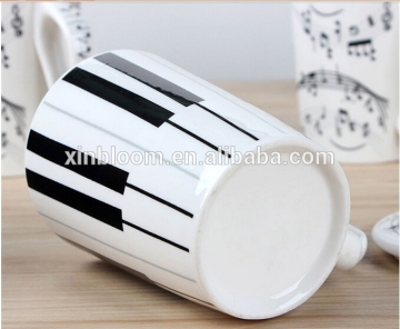 2015 new creative note tave and cat ceramic mug with cover and unique handle