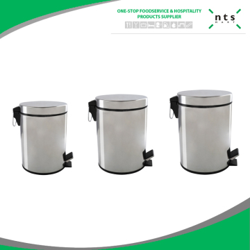 Dust bin with lid