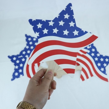 Ventilateur de papier à drapeau national de forme imprimée personnalisée avec poignée en bois