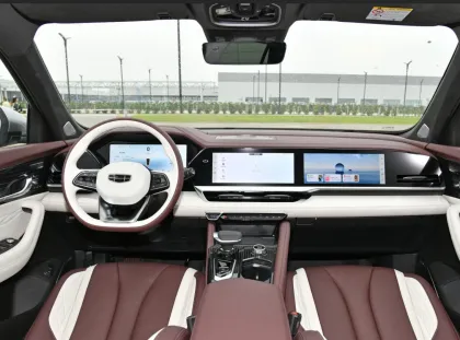 Fast Speed Geely Xinyue Monjaro 2.0 TD Hybrid Electric Car