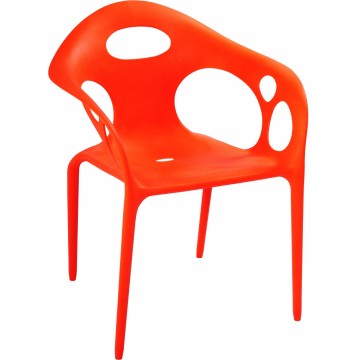 積み重ね可能なプラスチック製の椅子