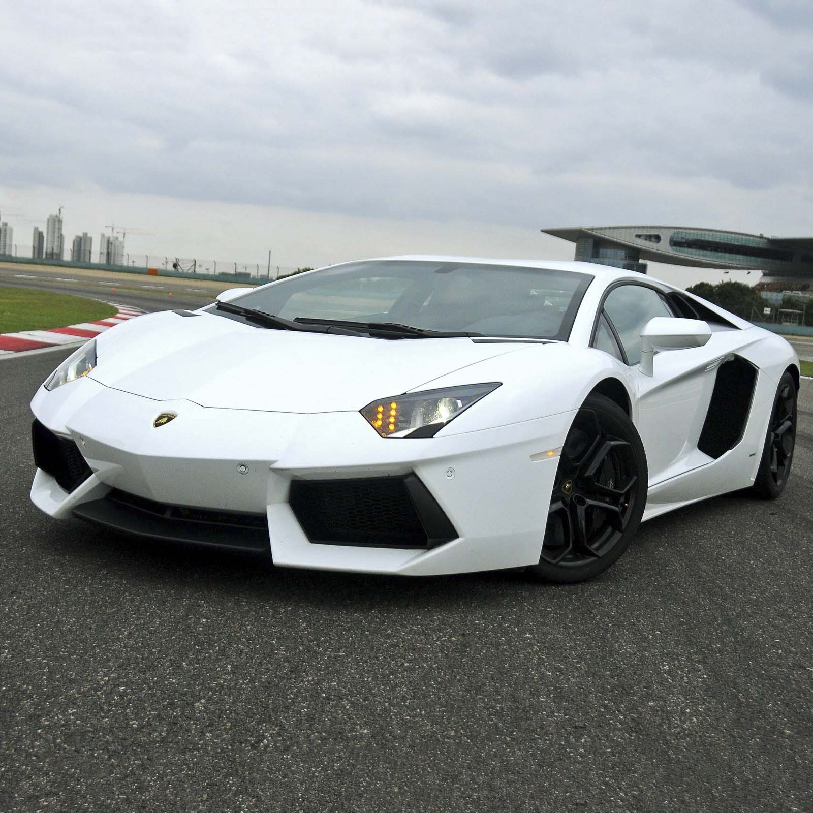 Lamborghini Aventador (9)